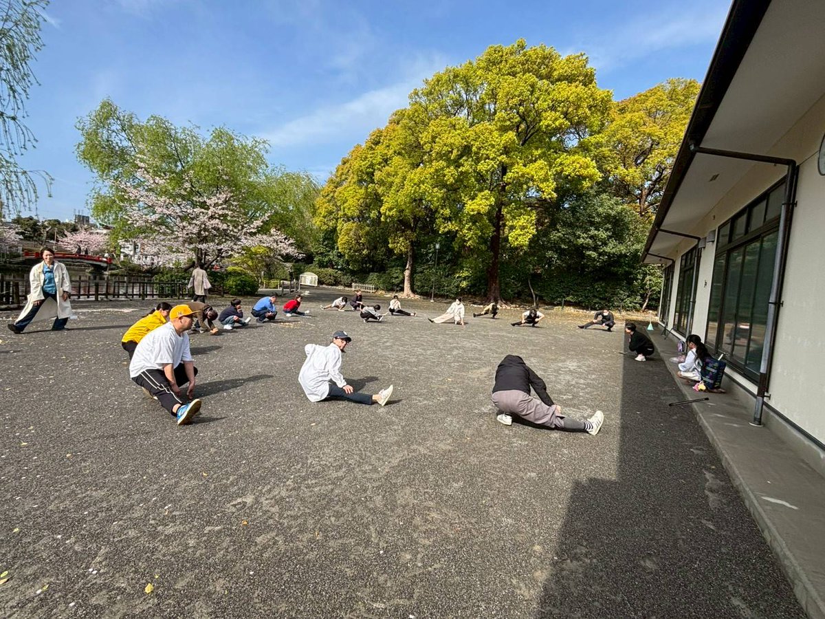 8manmae's tweet photo. 先日、桜が満開の中、
町内会の清掃活動をしてきました！
来月のクリーン活動は5月10日日曜日です。

そして今週末からいよいよ鎌倉まつりが始まります🥰
晴れますように🌞 https://t.co/gWIqZKow2y