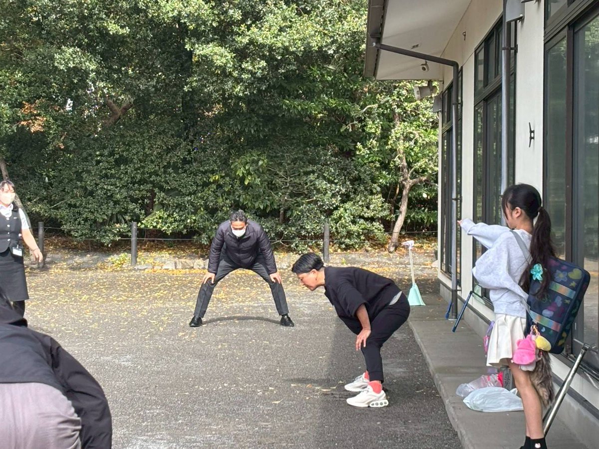 8manmae's tweet photo. 先日、桜が満開の中、
町内会の清掃活動をしてきました！
来月のクリーン活動は5月10日日曜日です。

そして今週末からいよいよ鎌倉まつりが始まります🥰
晴れますように🌞 https://t.co/gWIqZKow2y