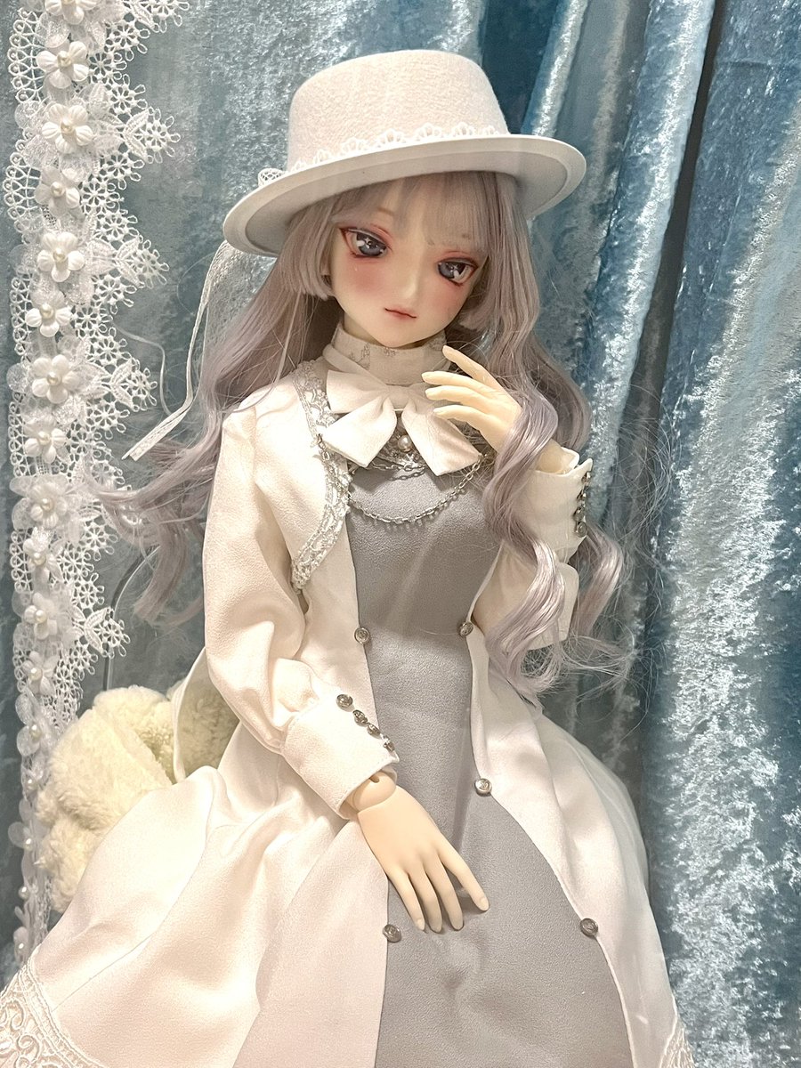 旦那氏のドールショーケース豪華で羨ましい