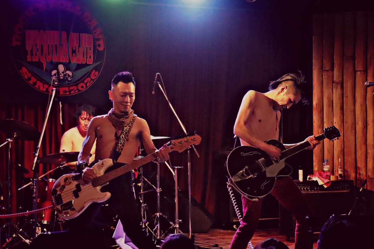 テツオロック tweet media