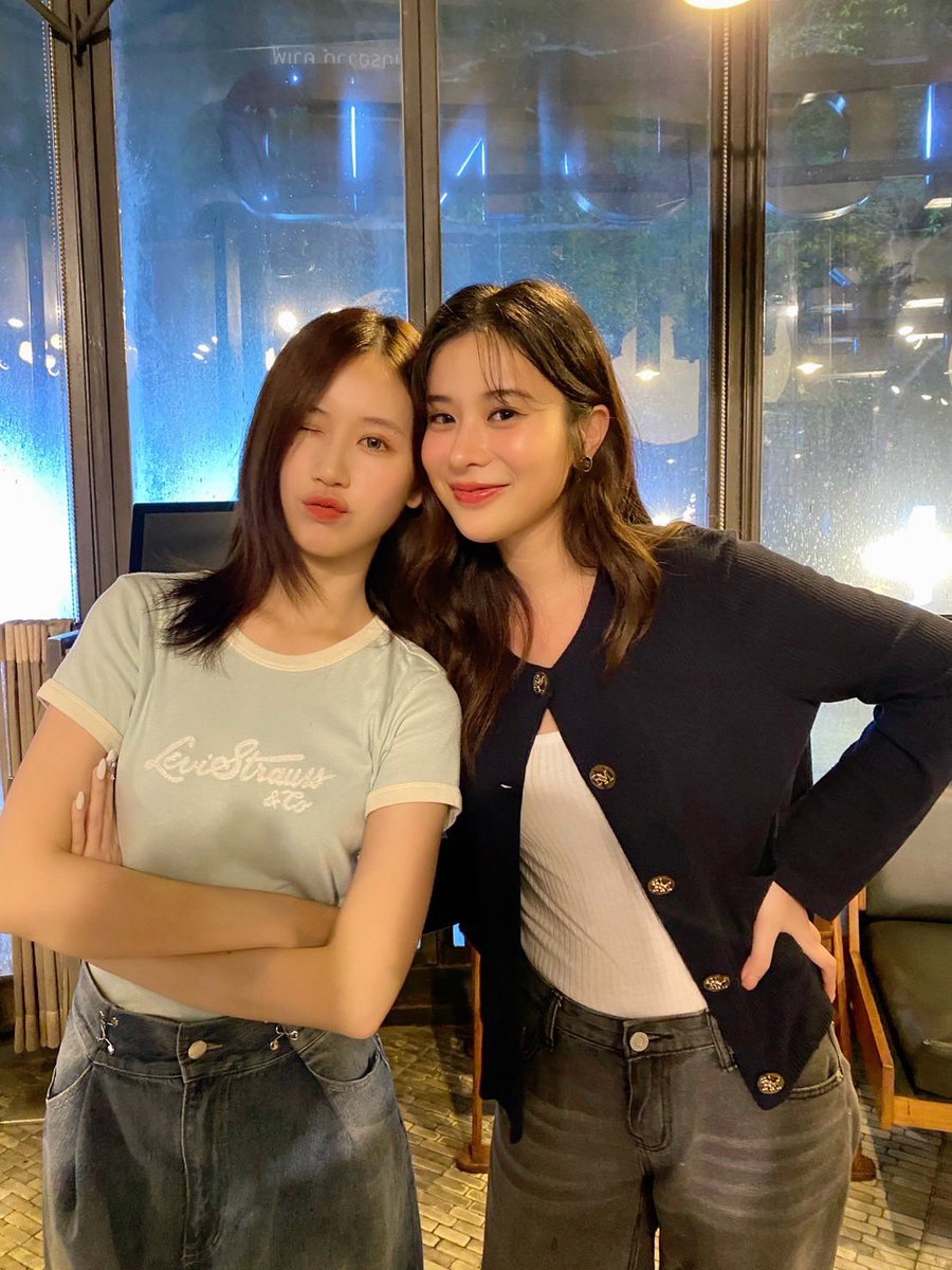 พี่เก้ากับเจนเย่เหมาะกับคำว่า right time right person จริงๆ ตอนที่ได้รู้จักกัน น้องเจนอยู่ในช่วงออกจากค่ายเก่า ส่วนพี่เก้าก็กำลังอยากจะเกษียณจากงานในวงการไวๆ พอได้มาเจอกันเลยกลายเป็นจุดเปลี่ยนของกันและกัน ต่างฝ่ายต่างเป็นแรงผลักดันให้กัน ไม่ใช่แค่ในพาร์ทของการทำงาน