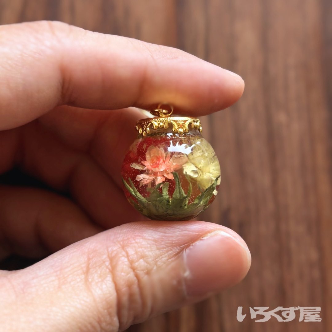 カワスタ様にて！
お店のリポストから
本日の18時から10日の金曜（18時）まで通販対応していただきますー！
新作の工芸茶いい感じなのでぜひ見て見てください〜！🌸桜もちリングは完売しました！ありがとうございましたー！🙇‍♂️
価格一覧は紹介の中に表記してますー！