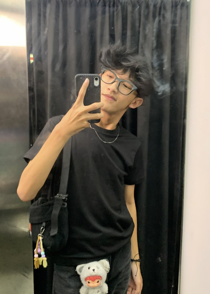 eL (@elzzys4n) on Twitter photo 