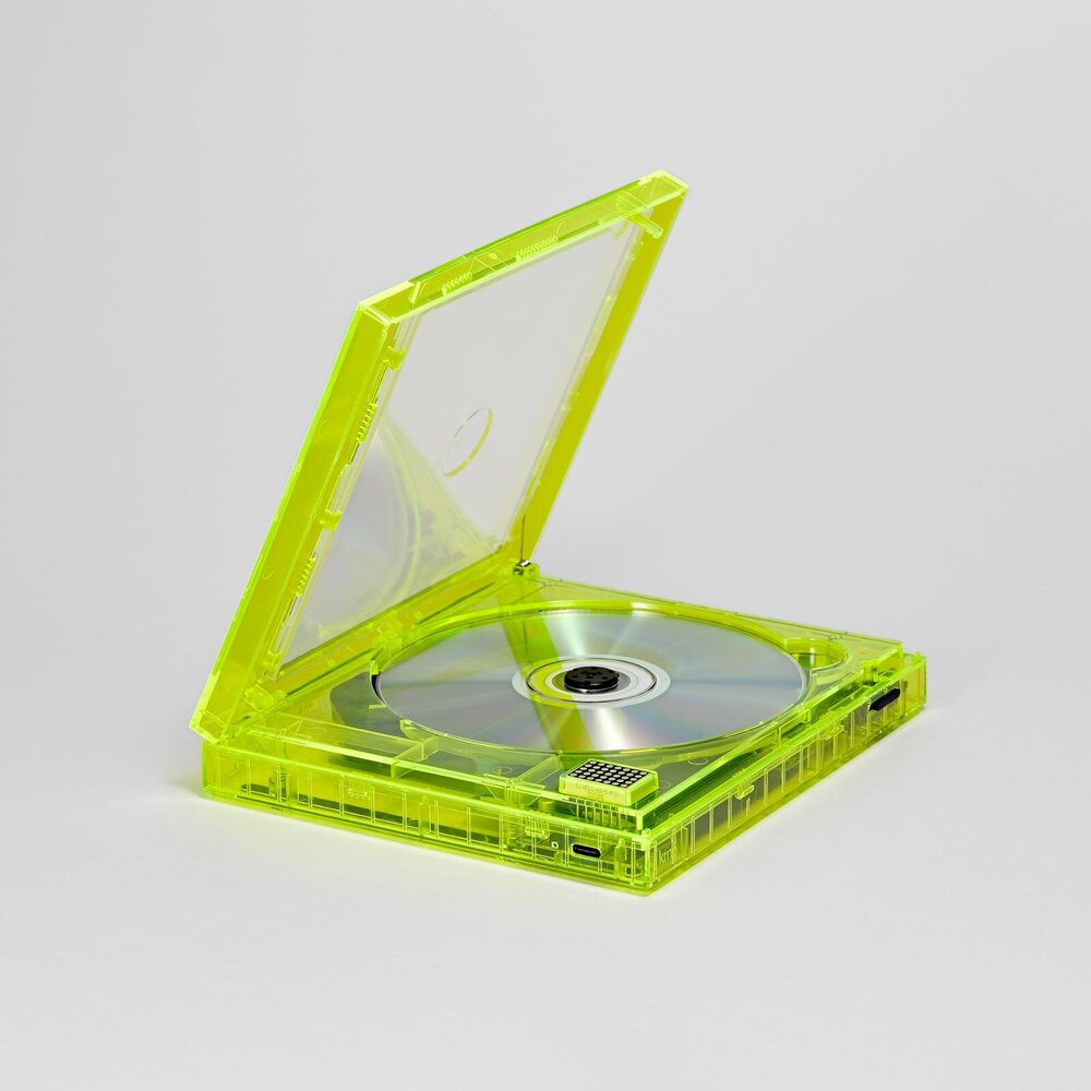 Fashion Press tweet media