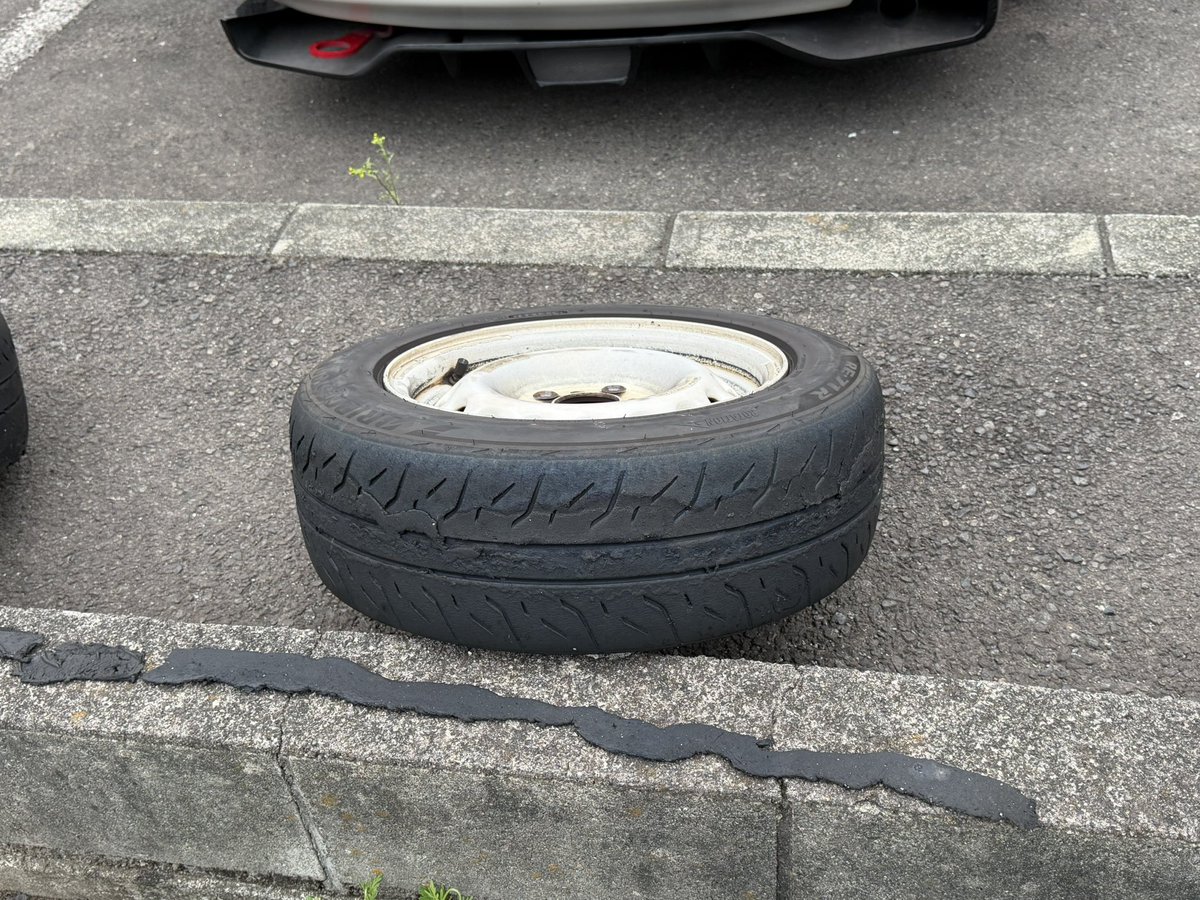 としぼー🍟 tweet media