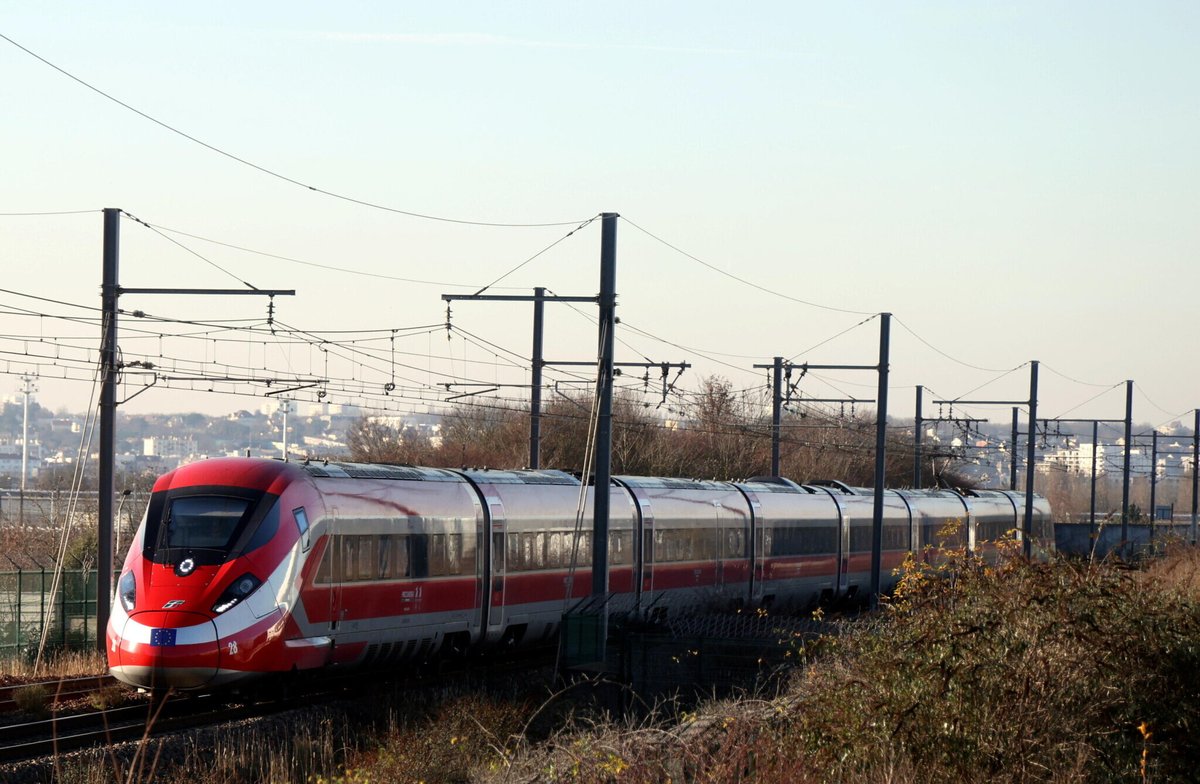 Le Parisien tweet media