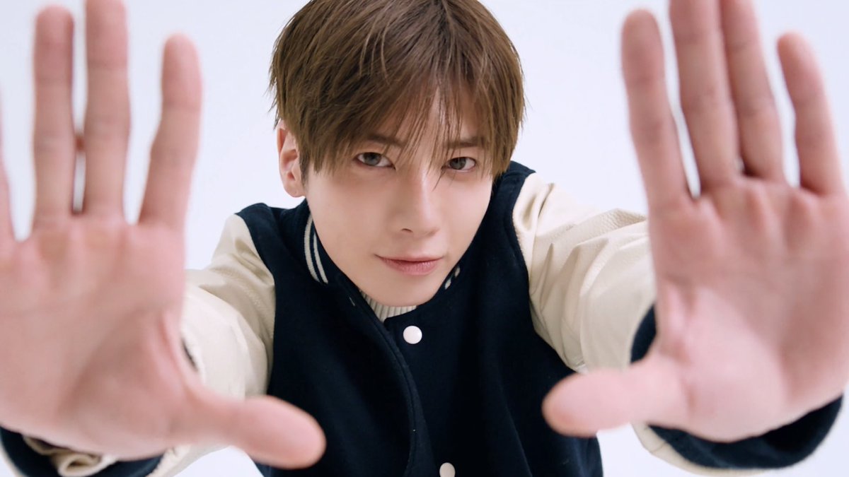 현현² tweet media