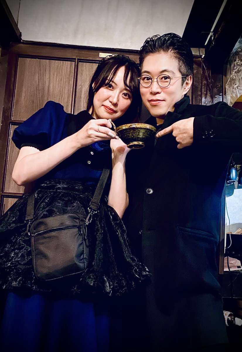 RyoSinging's tweet photo. 彼女のお店は
アトラクションを
楽しむような雰囲気で
とても楽しい♭

ちょっと
ブラックボックスみたいな
お店だけど

唯一無二で
毎回どうなるのか
分からないのも醍醐味ˊ˗

陽な女性だから
周りも陽で
埋め尽くされていて

あの空間なら
また通いたいと
ハッキリ言える!!

次も
楽しみです໒꒱ https://t.co/ELfeRh24UG