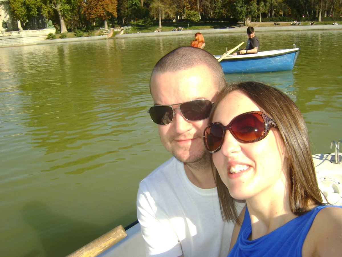 April is indie author month, time to celebrate &amp; support indie authors. 
I found my fave pic from our 1st trip to Madrid, the boating lake in retiro park. It gave me the inspiration to write Hola Madrid❤️ #indieauthormonth #April 
#retiropark 
#supportindieauthors 
#Wanderlust