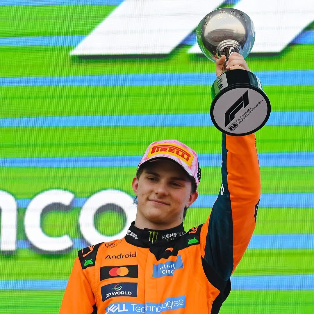Nathanings's tweet image. Happy 25th birthday to @OscarPiastri @McLarenF1 🧡🏎️🎉🏎️🧡 #FansLikeNoOther