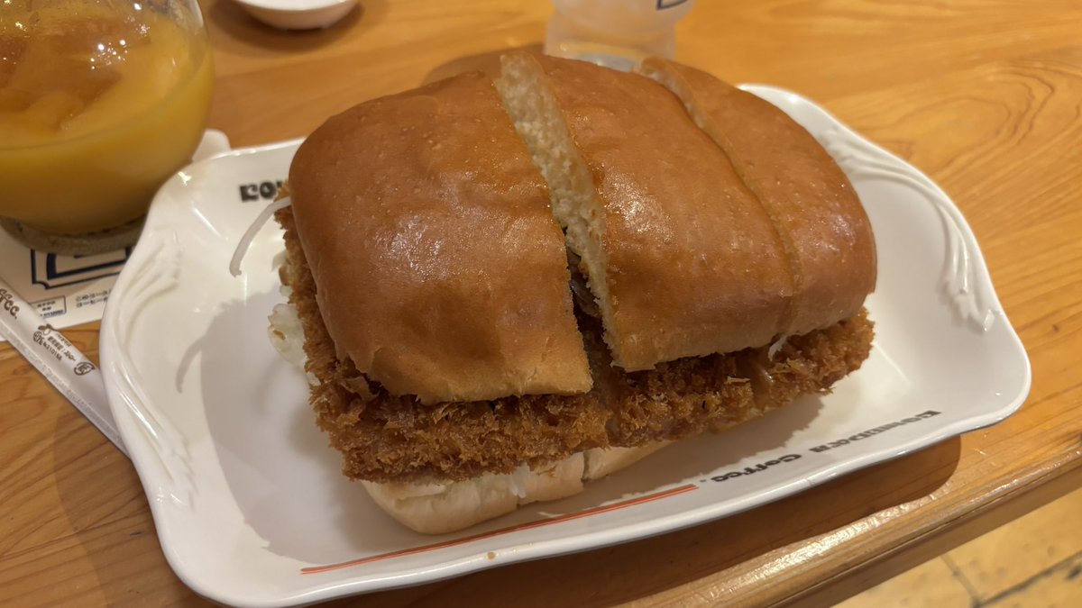 1年ぶりとかのコメダなんですけど
カツパンってこんなに大きいものでしたっけ