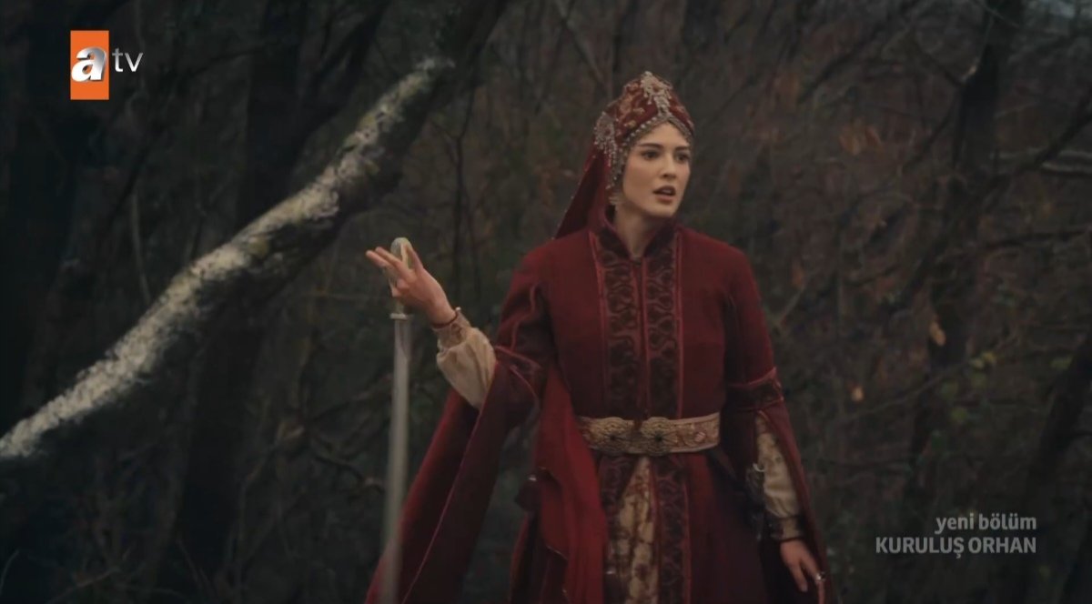 لونا tweet media