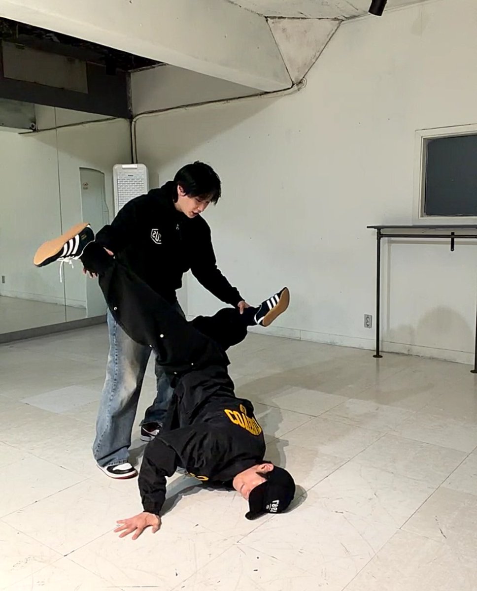 치로‎ tweet media