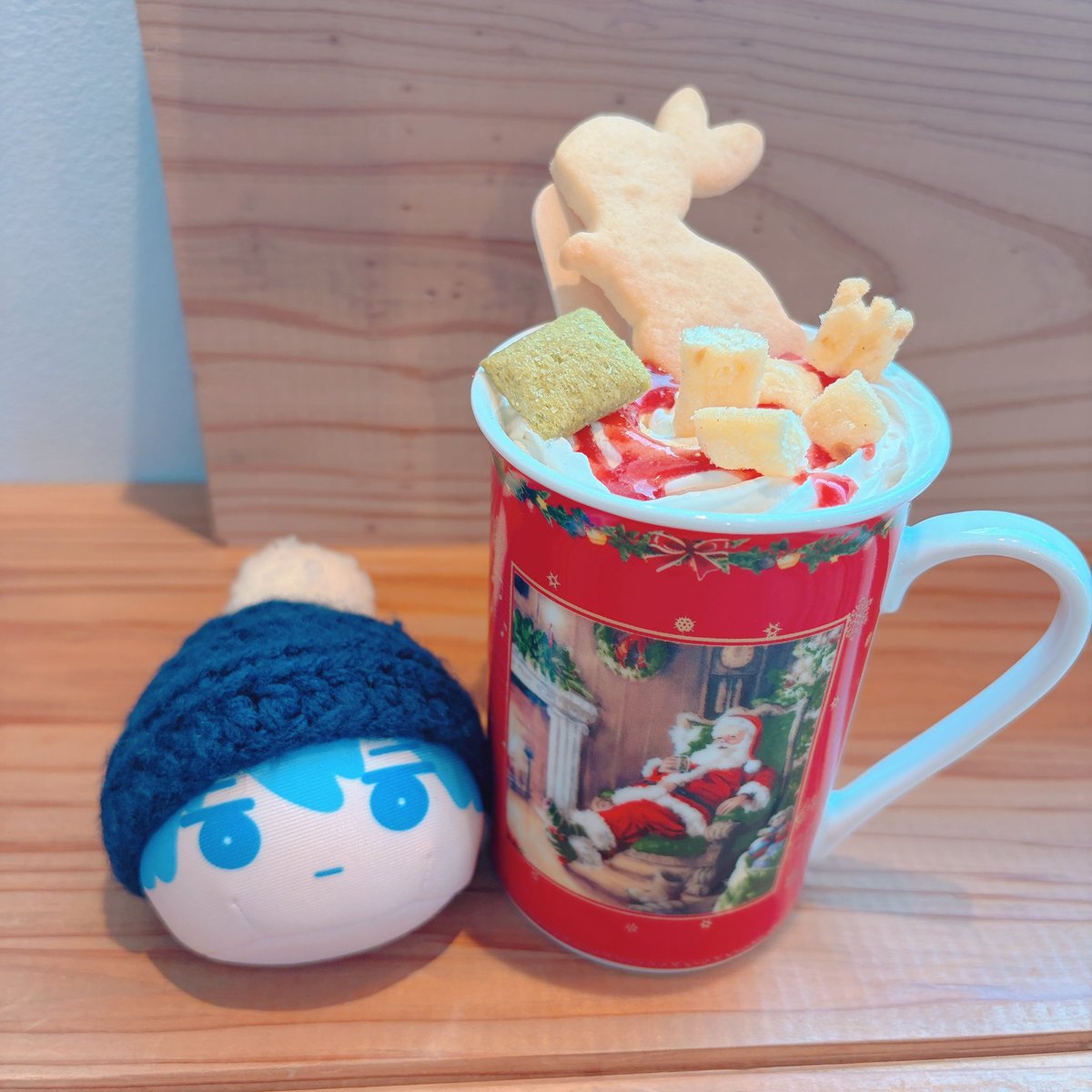 マーティーズさんで食べたお花見アイスちょ〜かわいかった🍨💙
ジンジャーラテ、コップが切れてたらしくてクリスマス仕様のかわいいマグで出してもらったのでなんか、、気分がめっちゃクリスマス🎄になって面白かった、、、！！！