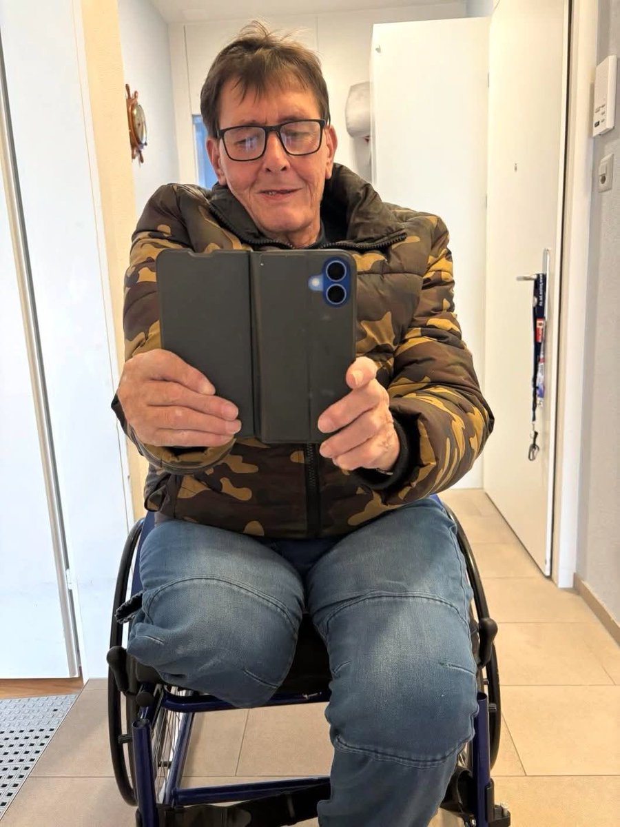 Truck driver tweet media