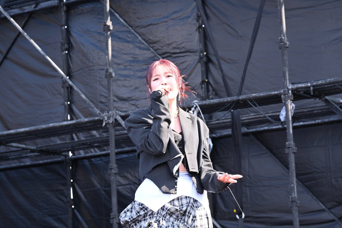 thfes_official's tweet photo. 鷲尾伶菜🌸

やさしく包み込むような歌声と表現力が、会場全体にやわらかく響き渡るひとときとなりました🧚‍♀️

心に残る、贅沢な時間となりました𓂃꙳⋆ ˖

#rei__official_ 
#鷲尾伶菜
#つくば市
#THFes
#キッズイベント https://t.co/yEoh4eJNzU