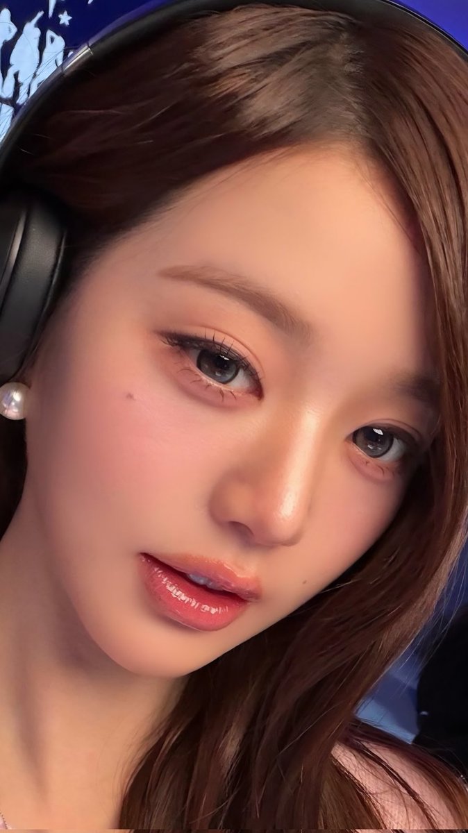 kpopfacee's tweet photo. Wonyoung https://t.co/5NwM11GCjC