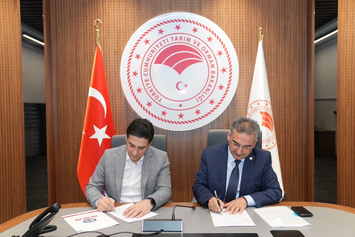 Tarım ve Ormancılık Hizmet Kolu'nun Yetkili Sendikası Toç Bir-Sen olarak, Kamu İşveren Heyeti ile imza altına aldığımız 8. Dönem Toplu Sözleşmesi gereği; 2026 yılı için Orman Genel Müdürlüğü Personeline verilecek olan Koruyucu Giyim ve Donanım Malzemelerine ilişkin tavan