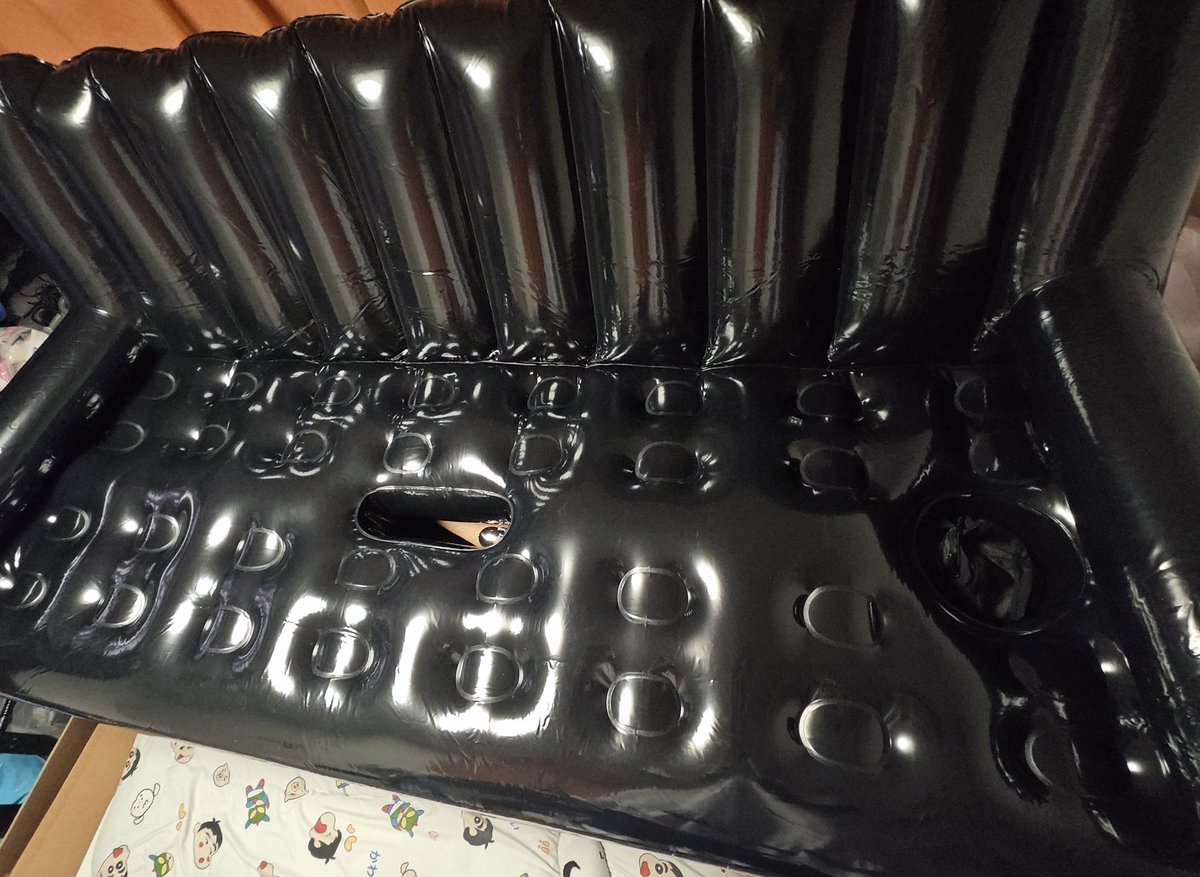 🛋️
这里面怎么还有一个亮晶晶的东西