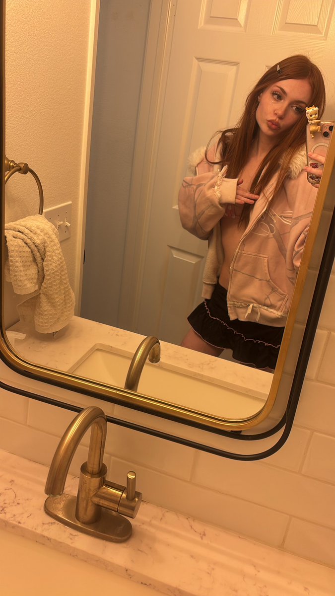 cotton candy princess tweet media