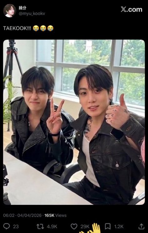 mochi@1995 tweet media