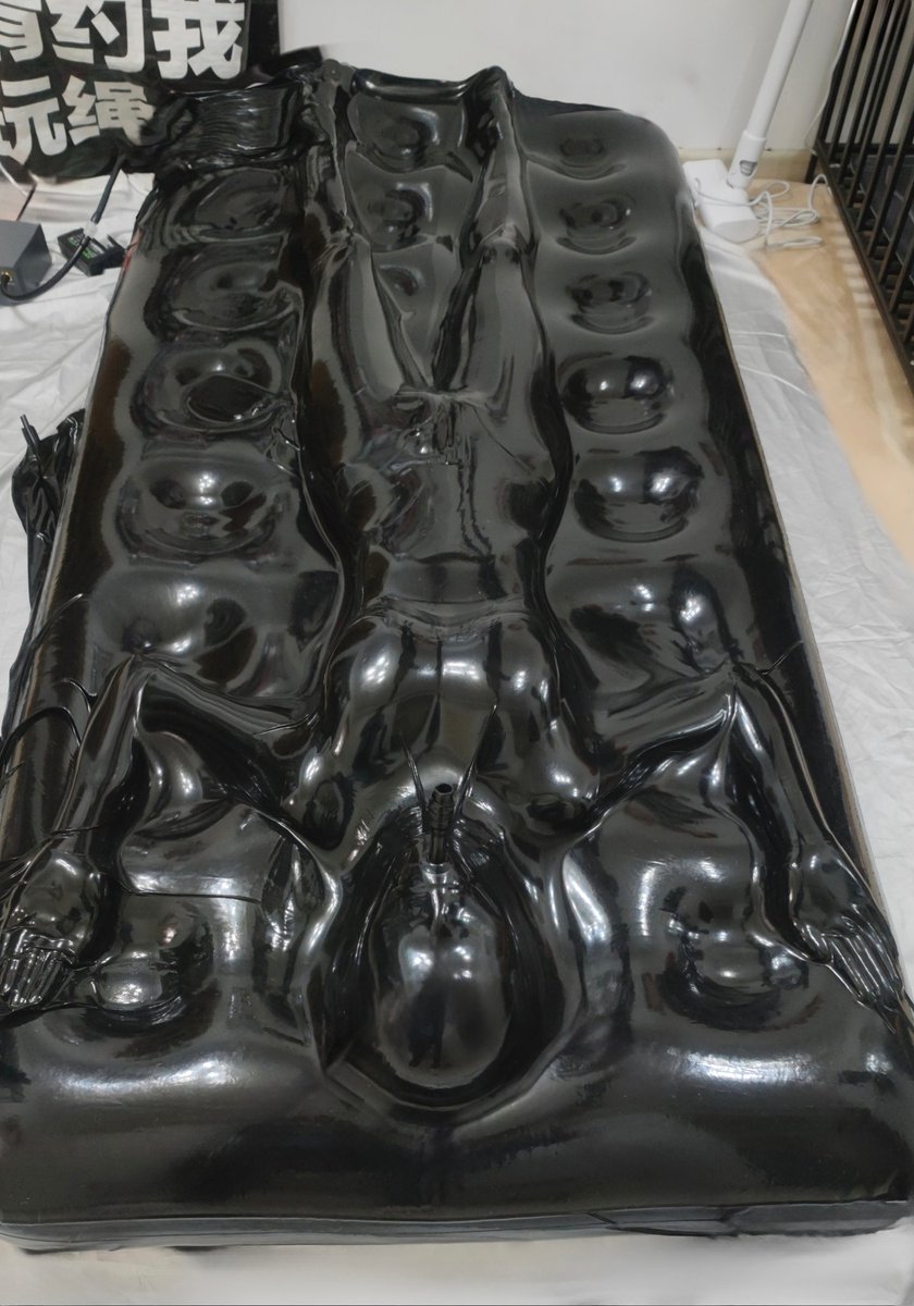 银月月 tweet media