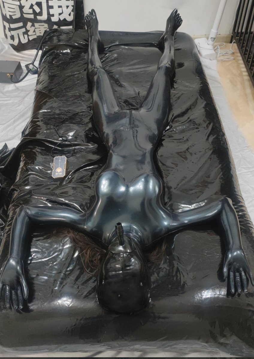 银月月 tweet media