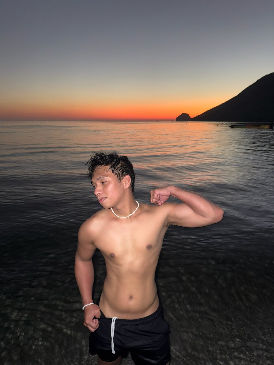 gray zechariah 💫 tweet media
