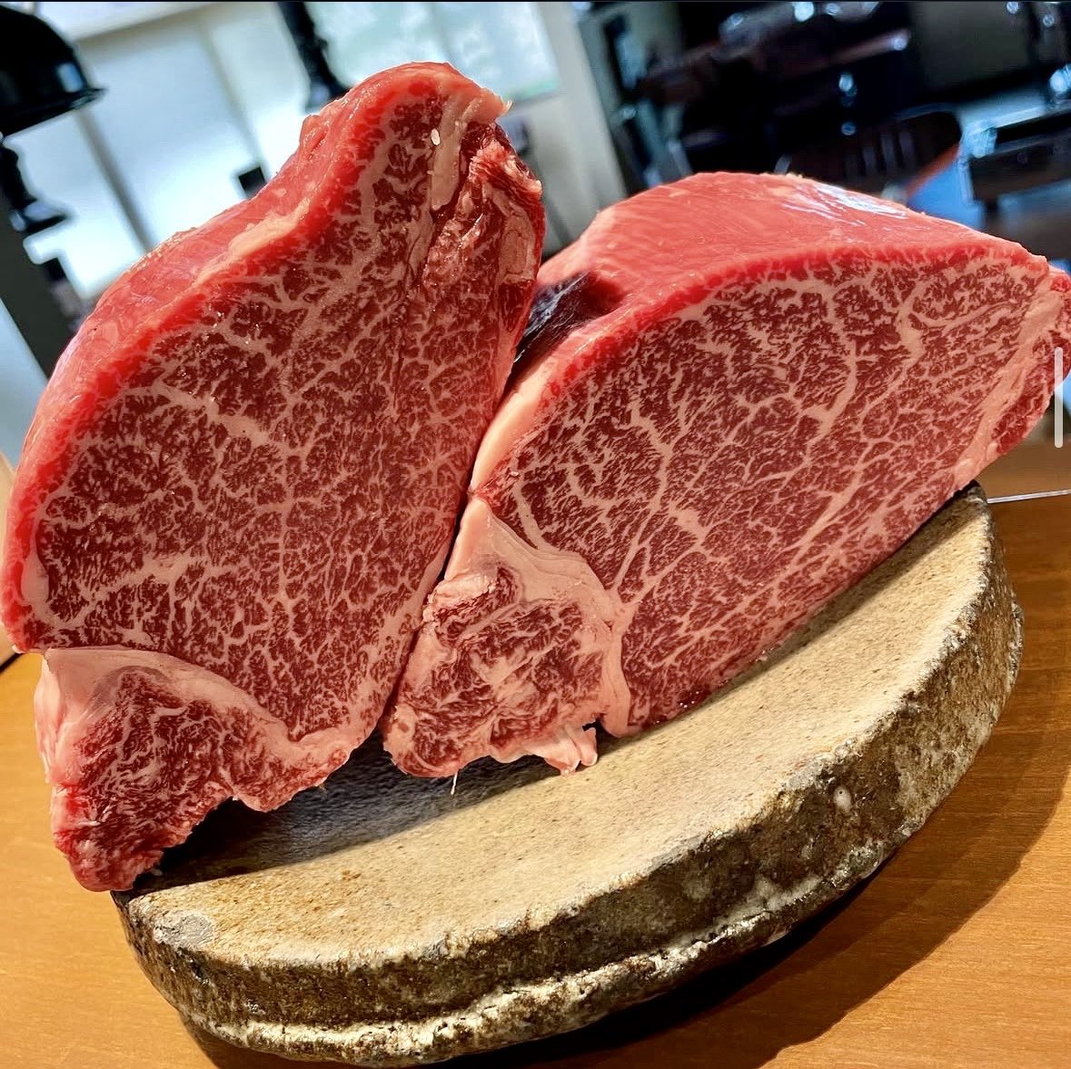 Peri|boarding bridge tweet media