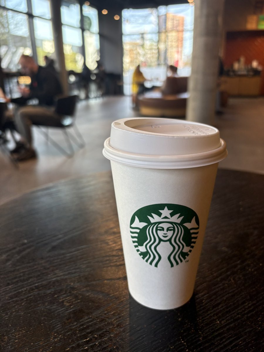 ariakefrogman's tweet photo. スタバなう https://t.co/9gyEGaEZAW