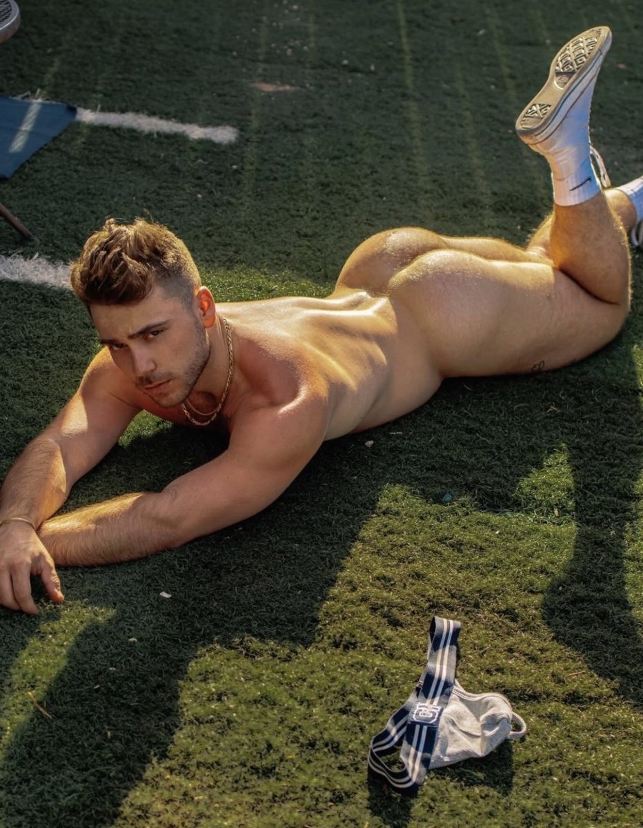 Lavronja tweet media