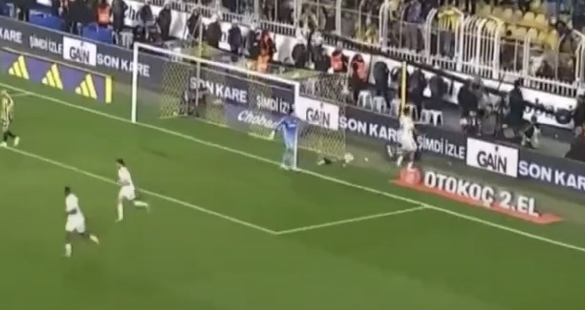 Tedeoski tweet media