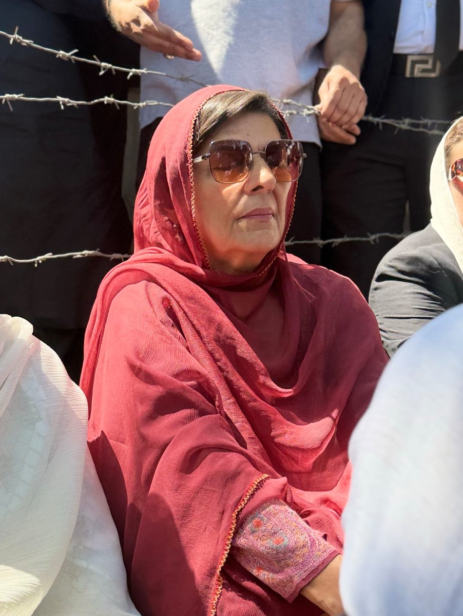 ✪𝐀ʀɪғ 𝐀ʟᴠɪ✪ tweet media