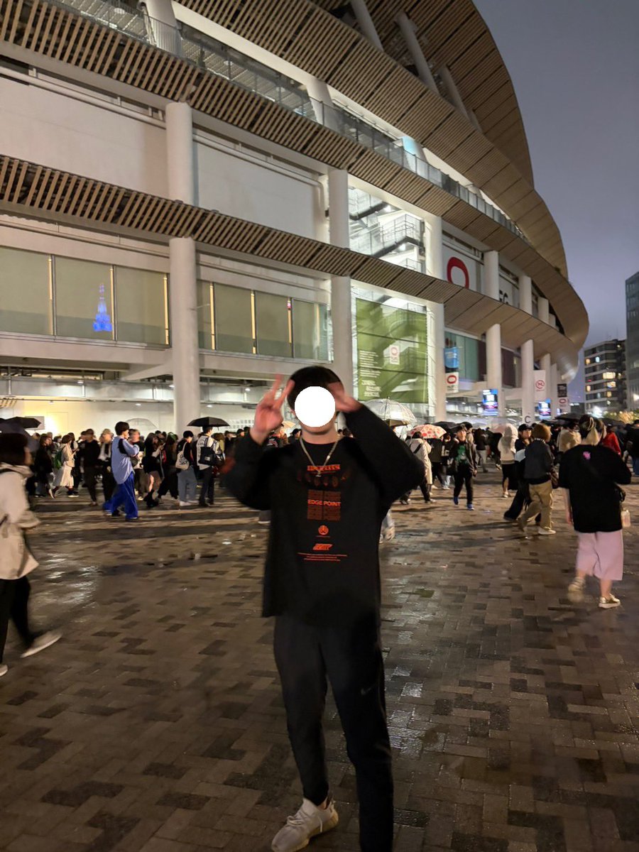 kobore1016's tweet photo. UVERworldとONE OK ROCKの国立対バン余韻えぐいなー！
まじでリセール最後まで諦めなくて良かった、絶対後悔してた笑笑
歴史的対バンで、ワンオクでいつか絶対聴きたいと思ってた1番大好きなC.h.a.o.s.m.y.t.h.聴けたの一生の思い出です😭😭 https://t.co/6aCXISfMde