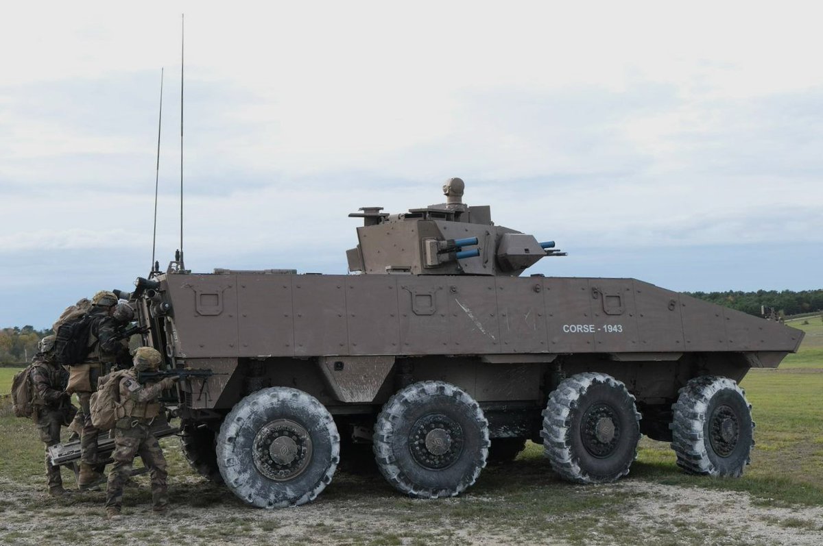 pascalbtr's tweet image. Belle séance de tirs #VBCI du @1RTIR dédiée au tir en mouvement, avec pour objectif de renforcer la réactivité, la précision et l’efficacité opérationnelle en  mobilité. 👍
📷FB @7e_brig_blindee