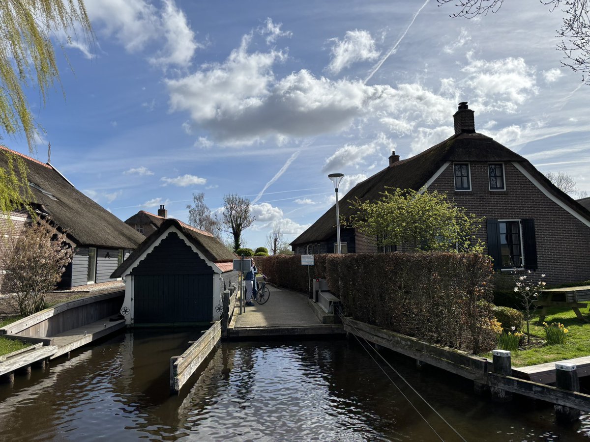 Mpvanderwal's tweet photo. Je moet er even voor fietsen maar inmiddels bij het leukste pontje in de omgeving ‘ van Zwolle, fietsveer Jonen

#Zwolle #Jonen #OnTheMove https://t.co/eCheOmMiFW