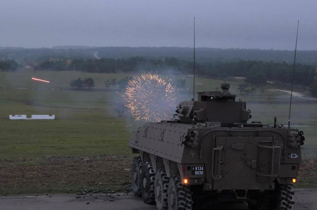 pascalbtr's tweet image. Belle séance de tirs #VBCI du @1RTIR dédiée au tir en mouvement, avec pour objectif de renforcer la réactivité, la précision et l’efficacité opérationnelle en  mobilité. 👍
📷FB @7e_brig_blindee