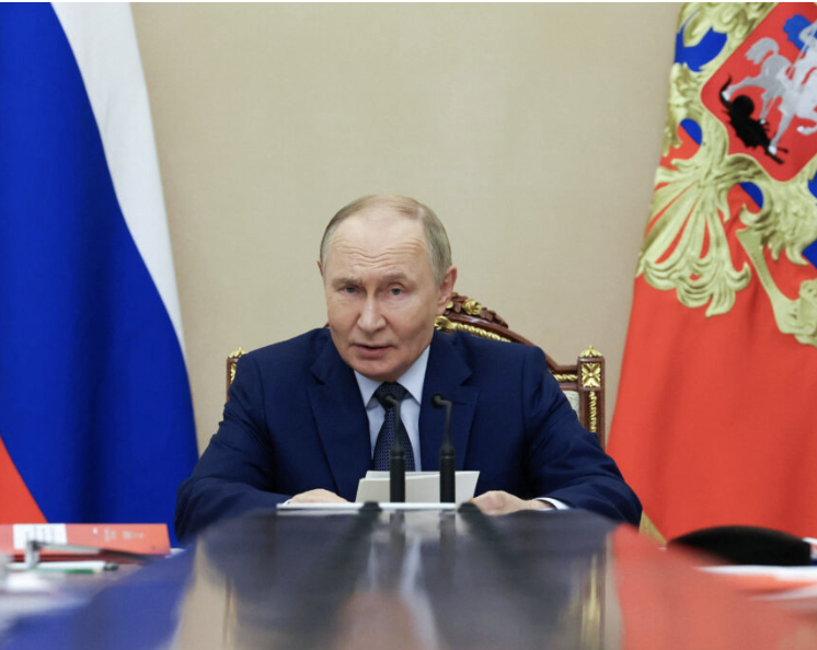 cryptodotnews's tweet photo. LATEST: Russia says all future oil and gas exports to Europe will now be priced in Chinese yuan https://t.co/tEpkL1aXMG
