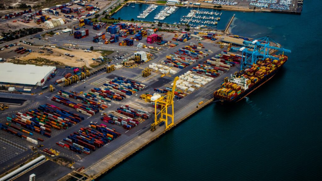 container_news's tweet image. Explaining #port #resilience: When #geography yields to #geopolitics

container-news.com/explaining-por…