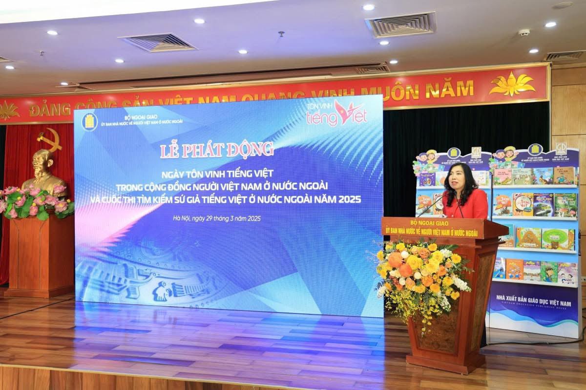 Seeks 2026 🇻🇳 Language Ambassadors
Time: 30/03 - 08/05/2026.
Key 2026 Initiatives:
Launching a free 🇻🇳 language teaching channel for overseas communities in 25 countries; Conducting training courses; Developing AI-based learning tools… 👇
en.baoquocte.vn/mofa-launches-…