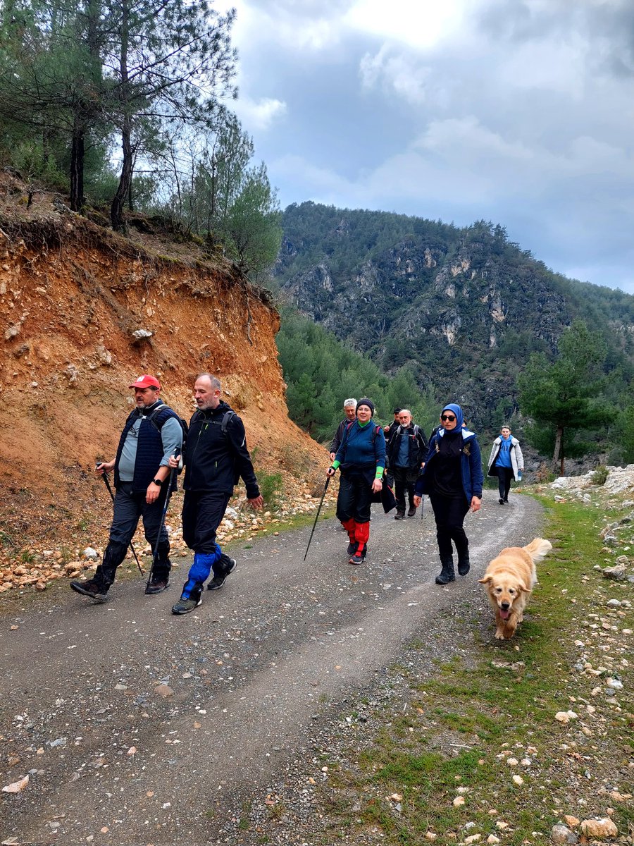 Tados43's tweet photo. Kanyonun kıvrımlarında ilerlerken adımlarımız, çağıldayan derenin sesine eşlik etti. 
Eğrigöz Kalesi’ne ulaştığımızda ise karşımıza çıkan  manzara, bizi hem heyecanlandırdı hem de kendine hayran bıraktı. https://t.co/V7BO6EkRn2