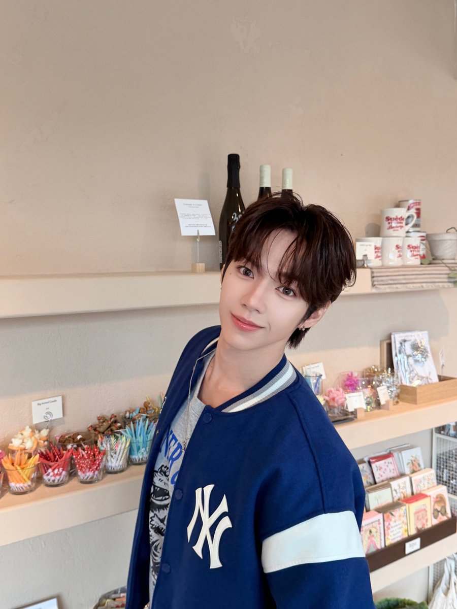 aboutahof's tweet photo. AHOF JL stuns in a new photo via Weverse! https://t.co/fIZqoO00h6
