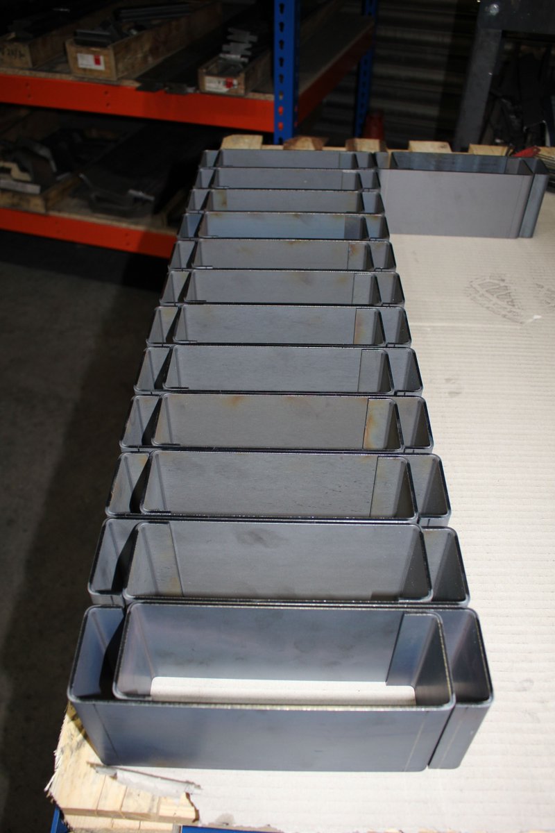 Midthermlaser's tweet image. #MetalMonday - Batch Forming

Large quantities of small brackets formed on our 55t and 80t presses

For customers producing parts in volume, repeatability is important

Have a read of our forming guide or speak to our sales team: buff.ly/NCaOvo8 

#Forming #Lasercutting