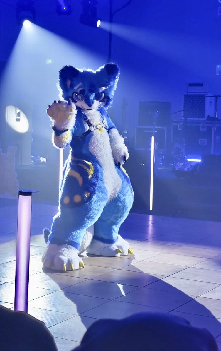 Aora 🍣 🔜FAUN tweet media