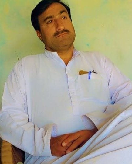 ضلع بنوں کے تھانہ منڈان کی حدود کنگر کے علاقے میں دہشت گردوں کی فائرنگ سے اسپیشل برانچ پولیس اہلکار شیر محمد خان جاں بحق ہوگئے وہ اپنے گھر سے ڈیوٹی کیلئے جارہے تھے