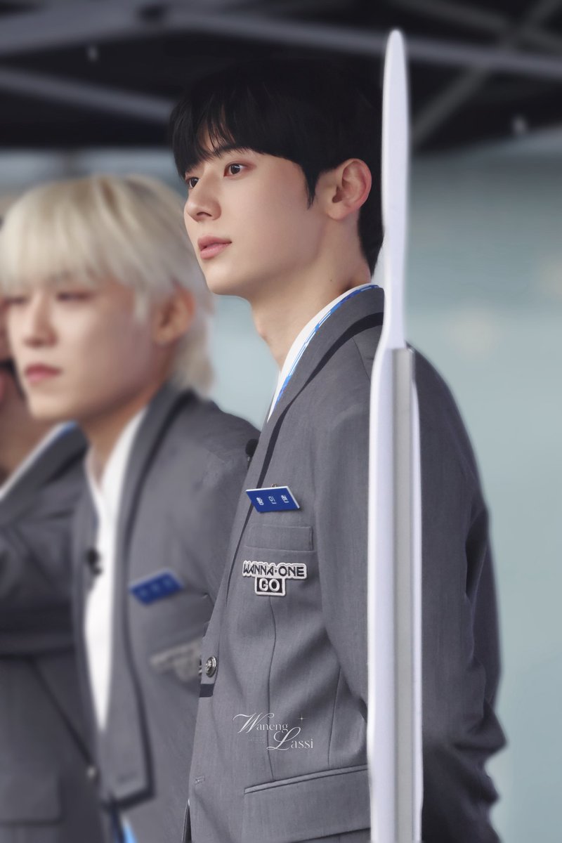 hwang minhyun 🫶🏻