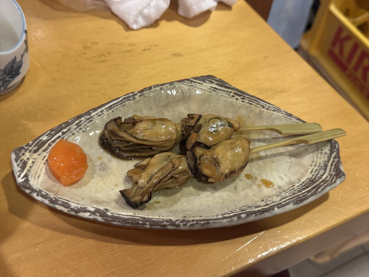 _lafeal_'s tweet photo. 今日は夜桜を見に行くので福井駅の人気店吉野寿司さんにて早めに晩酌スタート🍺 https://t.co/HOvn1twjPd