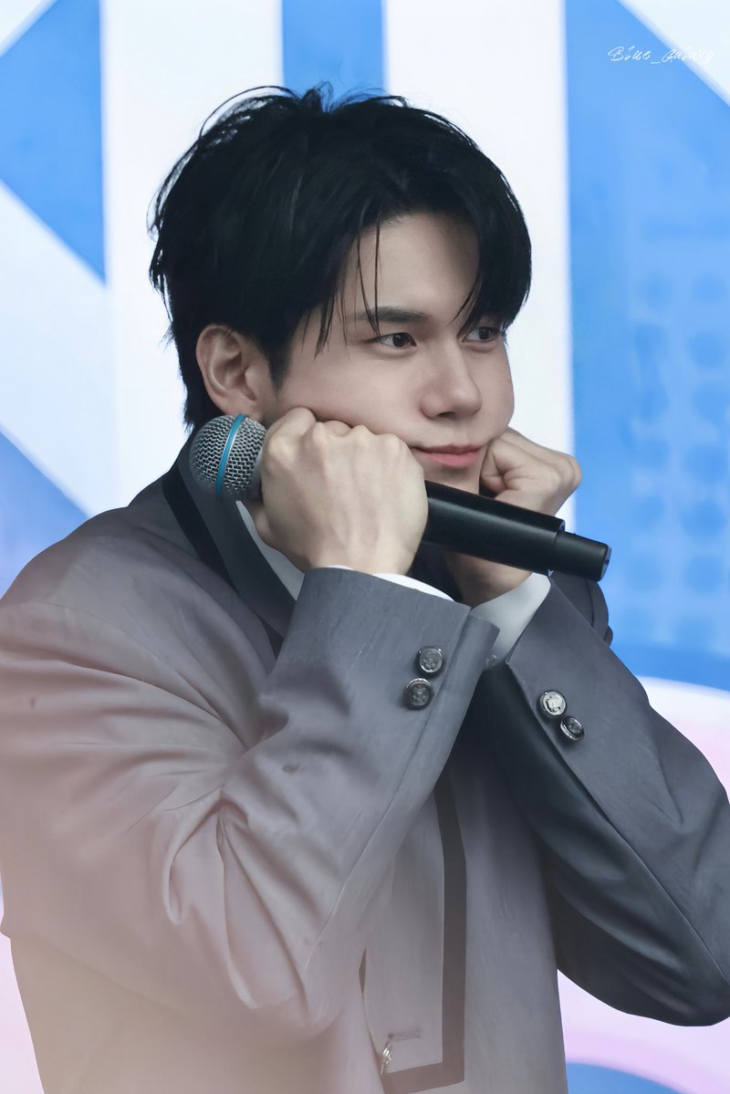 Blue Galaxy tweet media