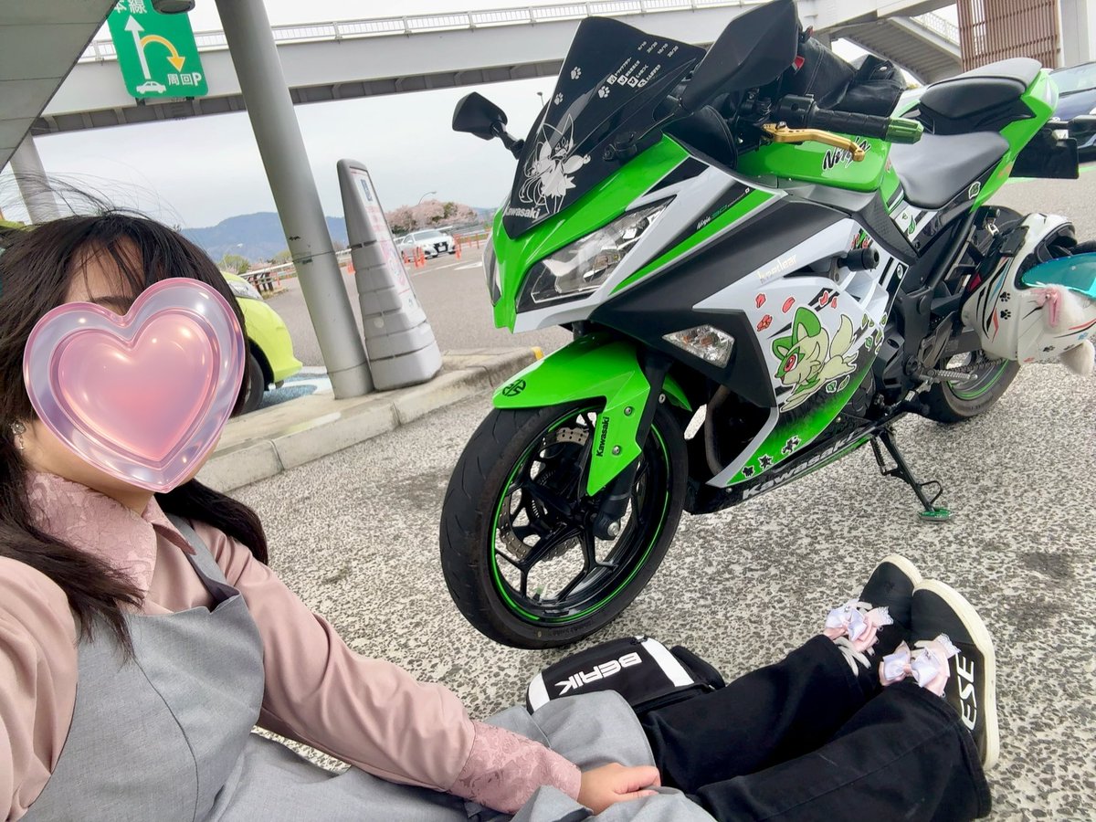 しのな tweet media