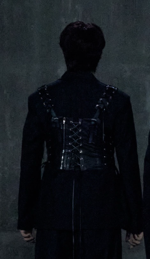 우리 애옹이 허리 사정없이 졸래맸네.. 감쟈합니다ㅠㅠㅠ